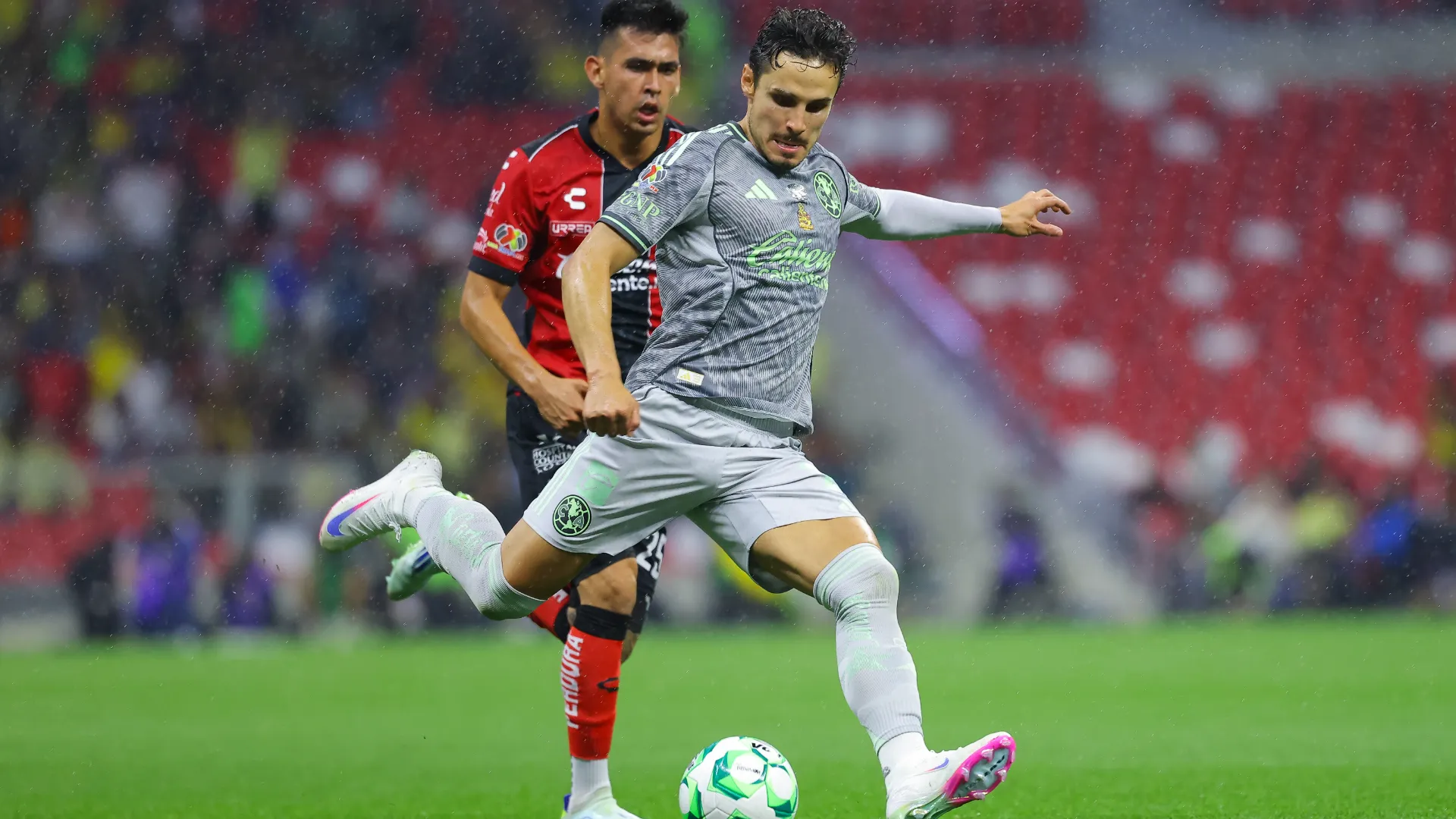 Raphael Veiga tiene la oportunidad de lucirse ante Pumas UNAM. (GETTY IMAGES)
