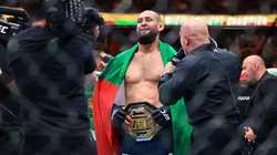 Khamzat Chimaev pondrá en juego su cinturón del peso mediano en UFC 328.
