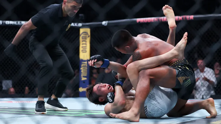 Joshua Van retuvo su título del peso mosca ante Tatsuro Taira.