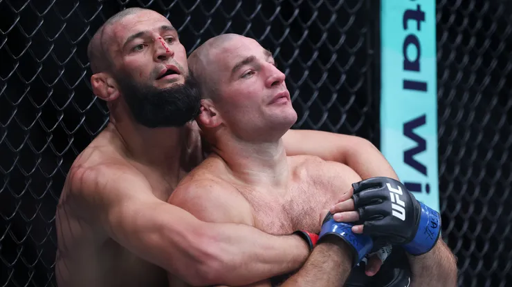 Sean Strickland sobrevivió y dominó a Khamzat Chimaev en UFC 328.