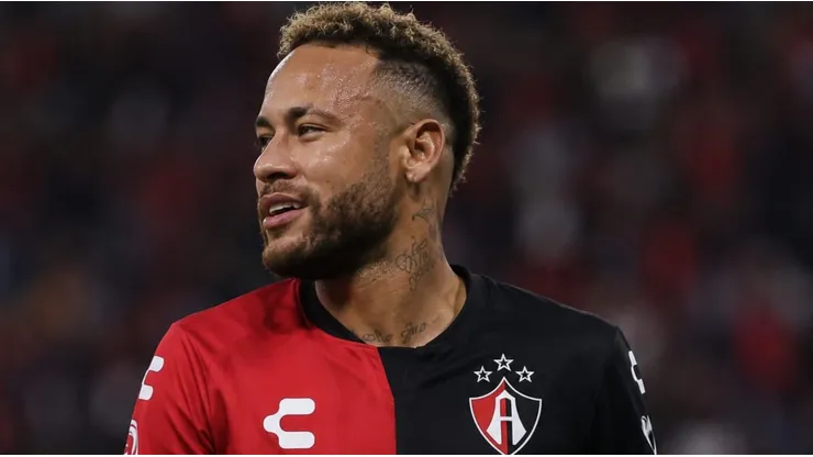 Neymar se ofreció al Atlas.