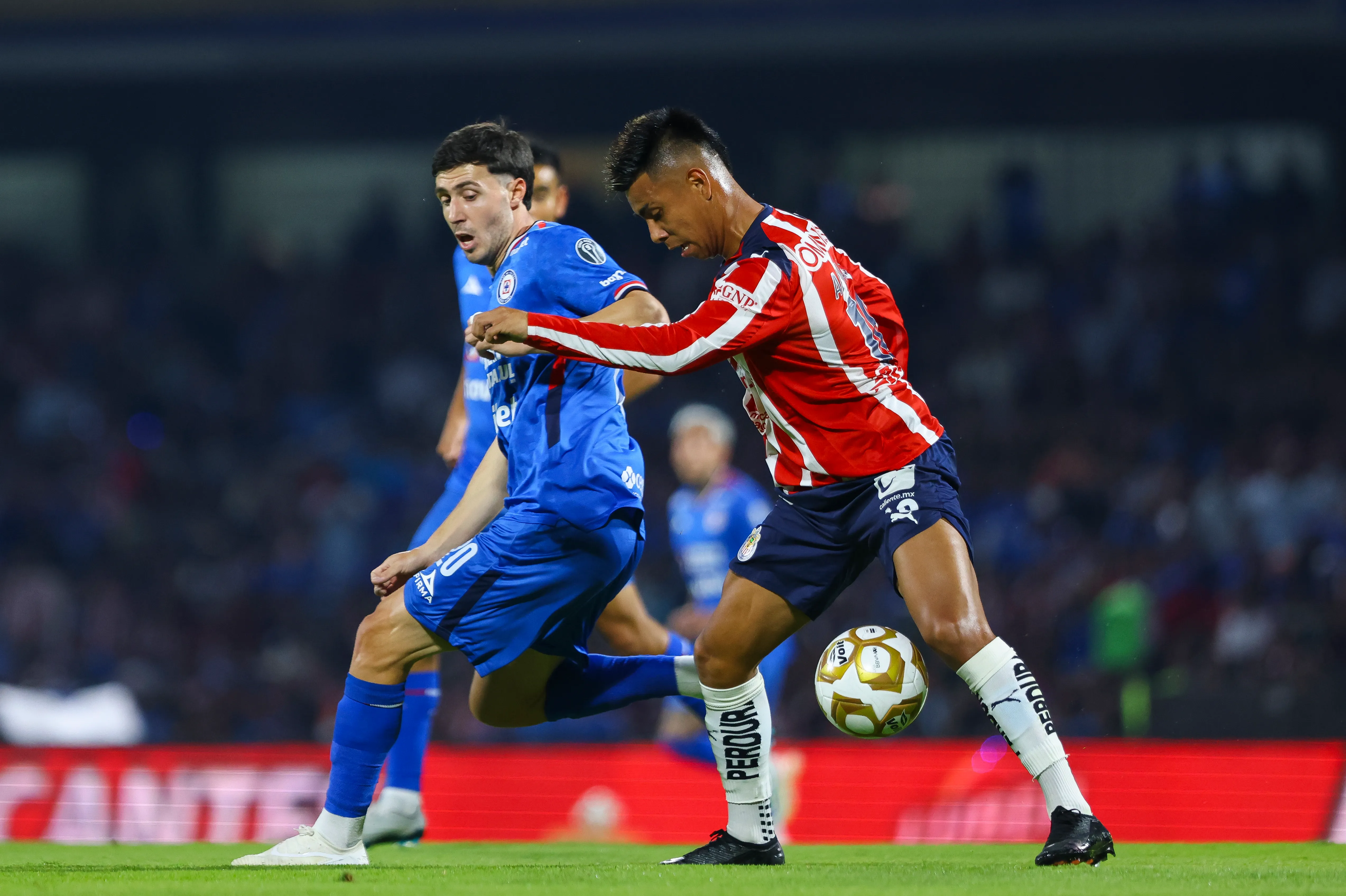 Cruz Azul recibe a Chivas en CDMX [foto: Getty]