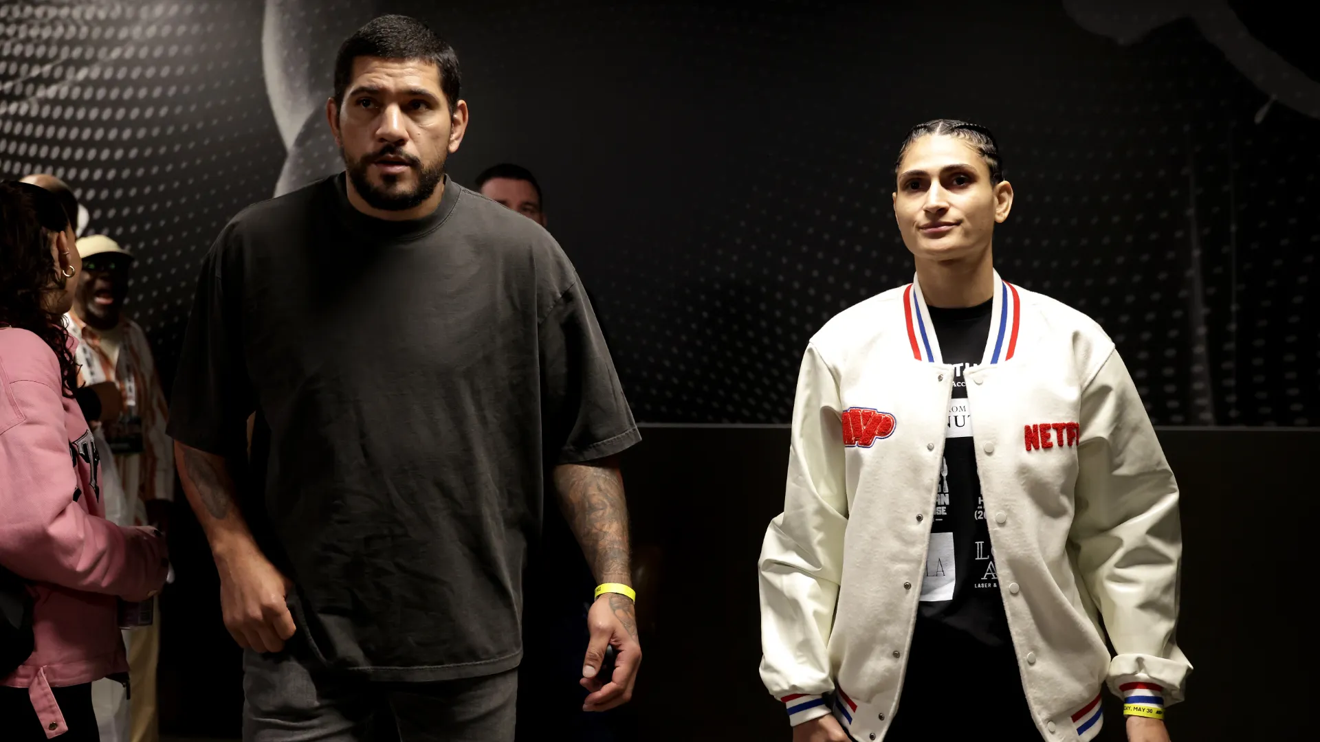Los hermanos Pereira en la llegada al Intuit Dome.