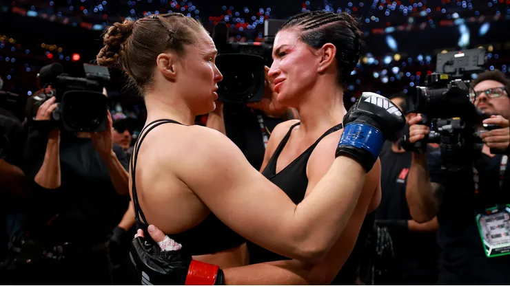 Ronda Rousey fue mucho para Gina Carano en la pelea estelar del día.