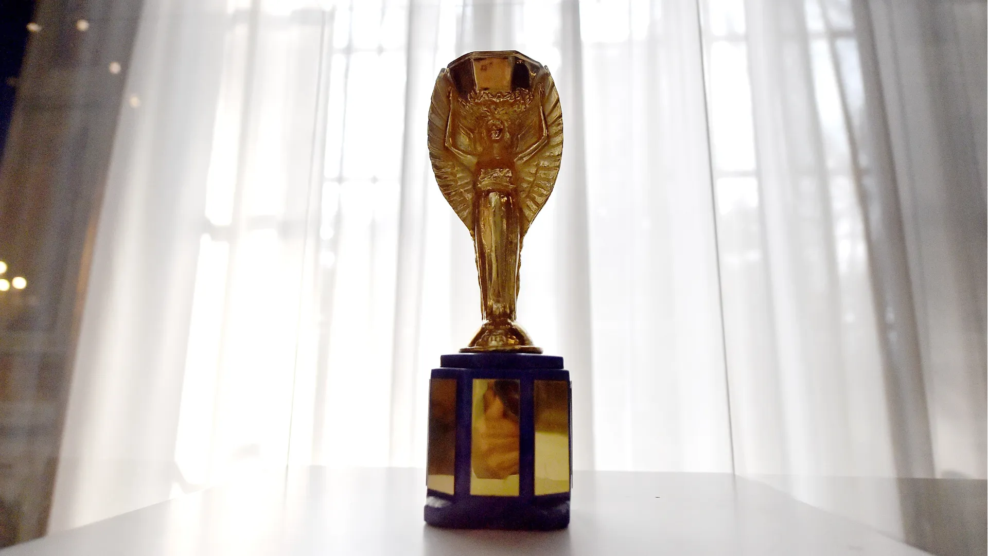 La copa Jules Rimet fue robada mientras era exhibida en Londres. (GETTY IMAGES)