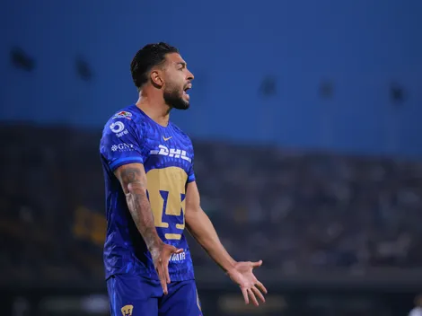 Silva tocó el trofeo de la Liga MX e encendió la final entre Pumas y Cruz Azul