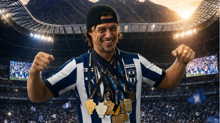 Matías Almeyda fue recibido por los aficionados de Rayados de Monterrey.