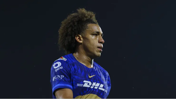 Adalberto Carrasquilla, afuera del XI vs. Cruz Azul.