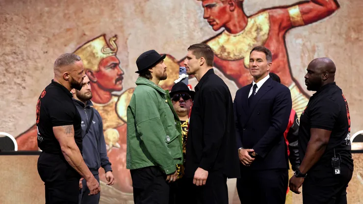 Oleksandr Usyk y Rico Verhoeven se medirán en medio de las pirámides egipcias.