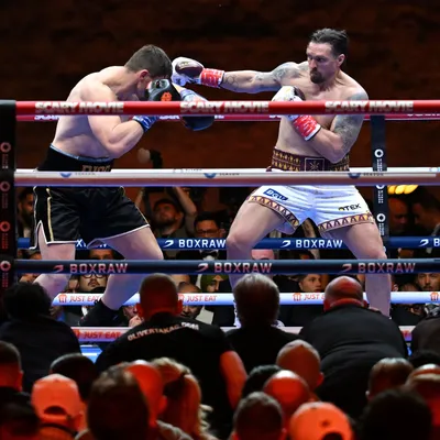 Oleksandr Usyk venció a Rico Verhoeven por KO en una histórica remontada