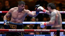 Oleksandr Usyk terminó venciendo a Rico Verhoeven por KO.