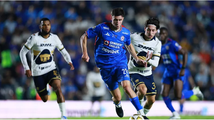 Cruz Azul visita a Pumas en el CU.