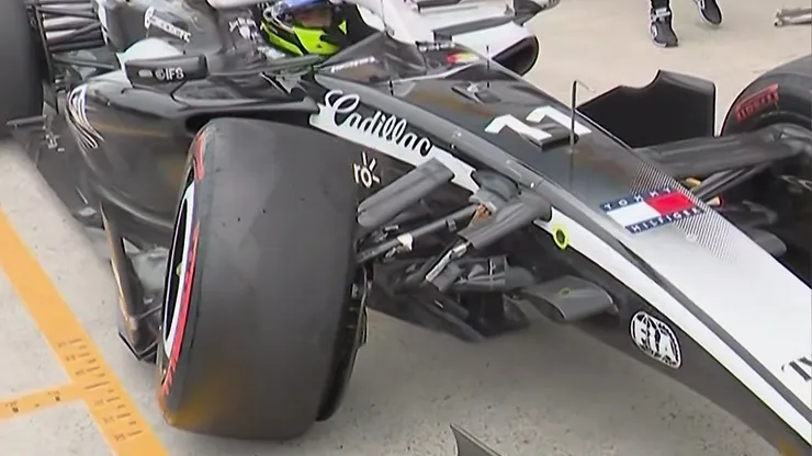 El coche de Checo Pérez se averió en Canadá