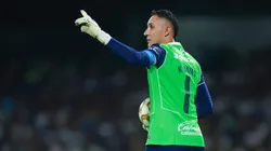 Keylor Navas le roba el gol a Agustín Palavecino