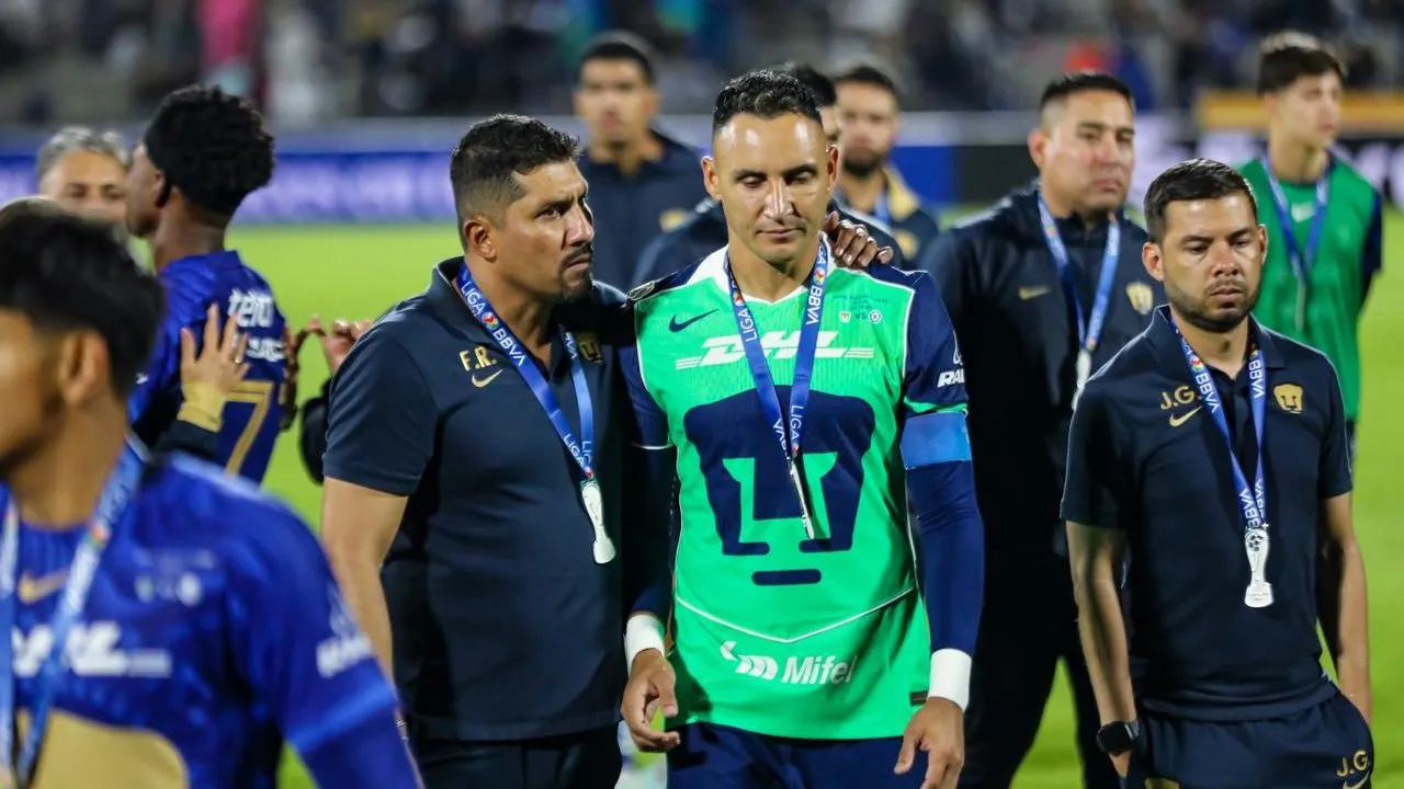 Keylor Navas, consolado tras la caída [Foto: Press Port]