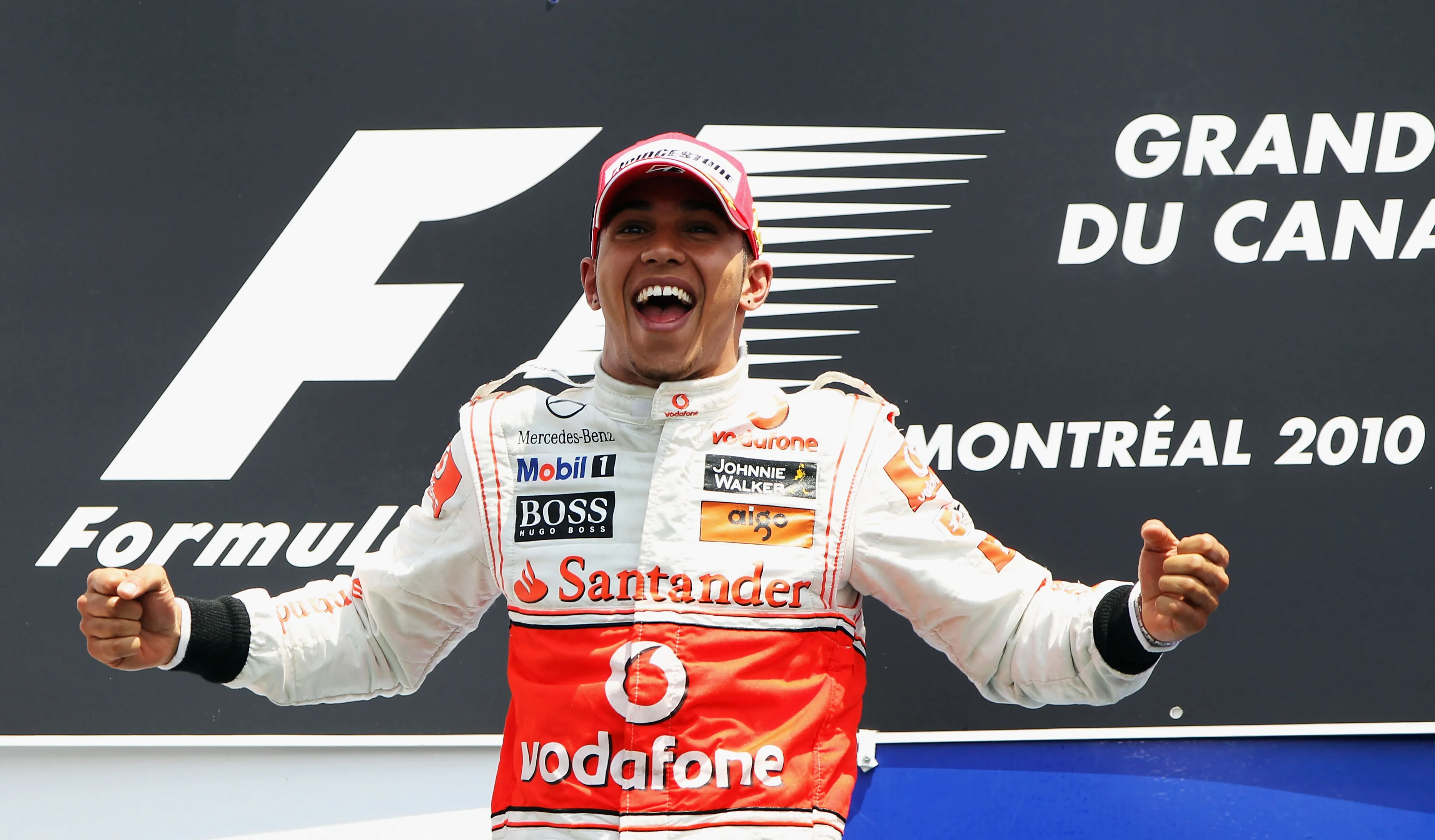 Lewis Hamilton en el podio tras ganar el GP de Canadá 2010 (Getty Images)