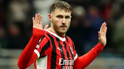 Santiago Giménez en Milan