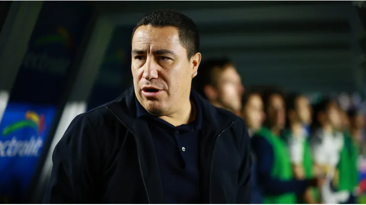 Efraín Juárez sigue en Pumas.