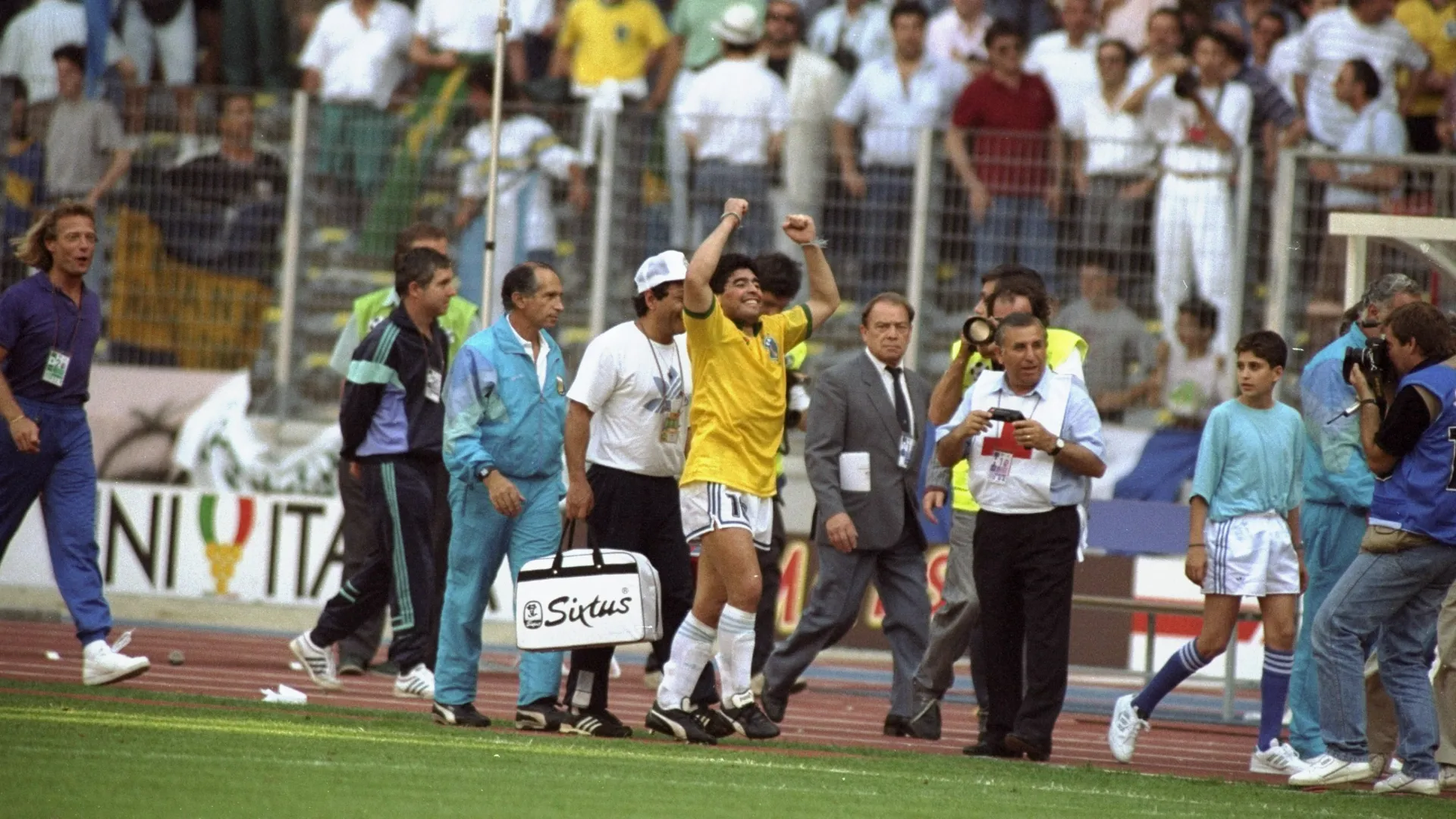 Diego Maradona y Argentina vencieron a Brasil en 1990. (GETTY IMAGES)
