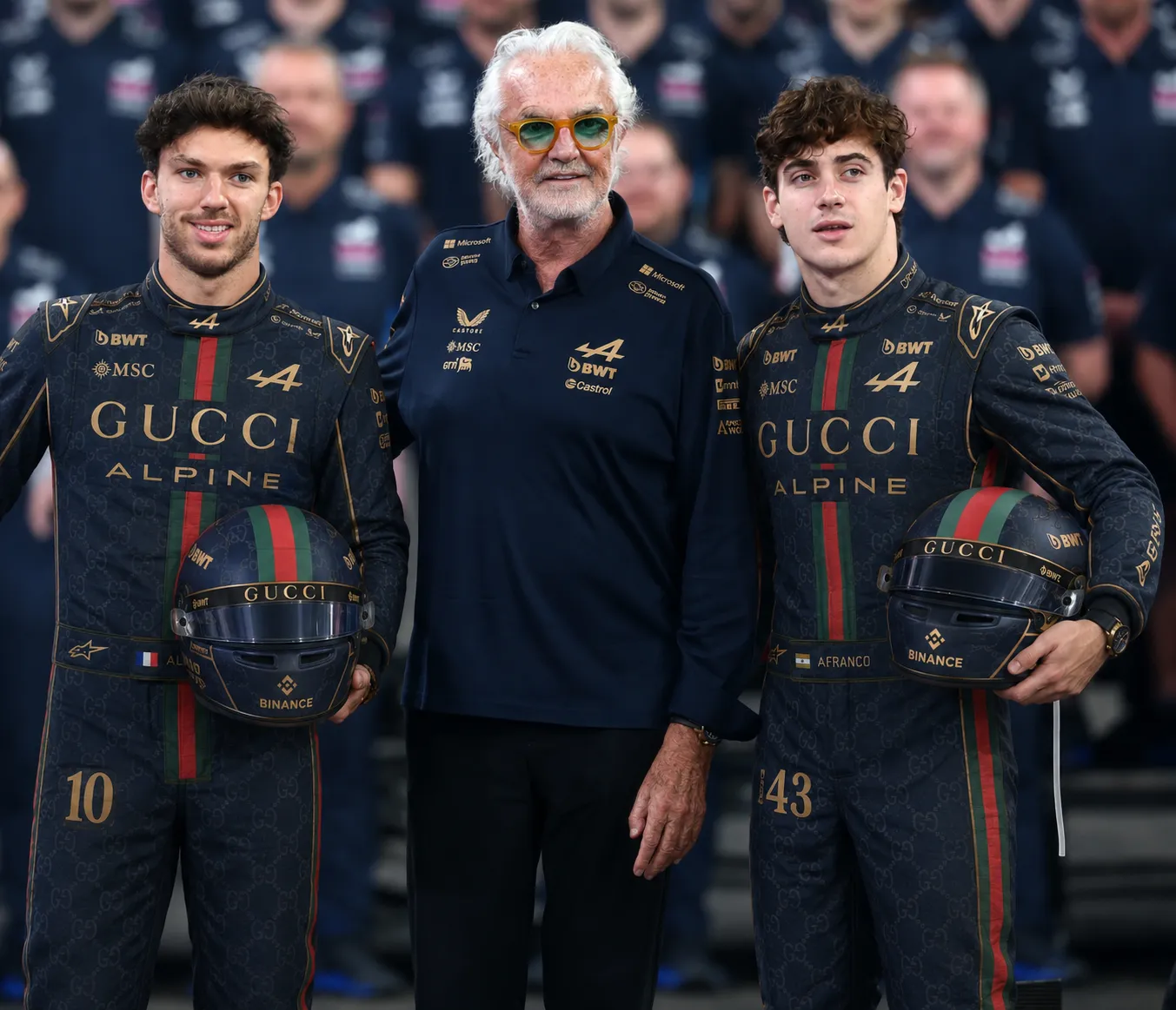 Los monos de Pierre Gasly y Franco Colapinto tras la unión de Alpine con Gucci (ChatGPT)