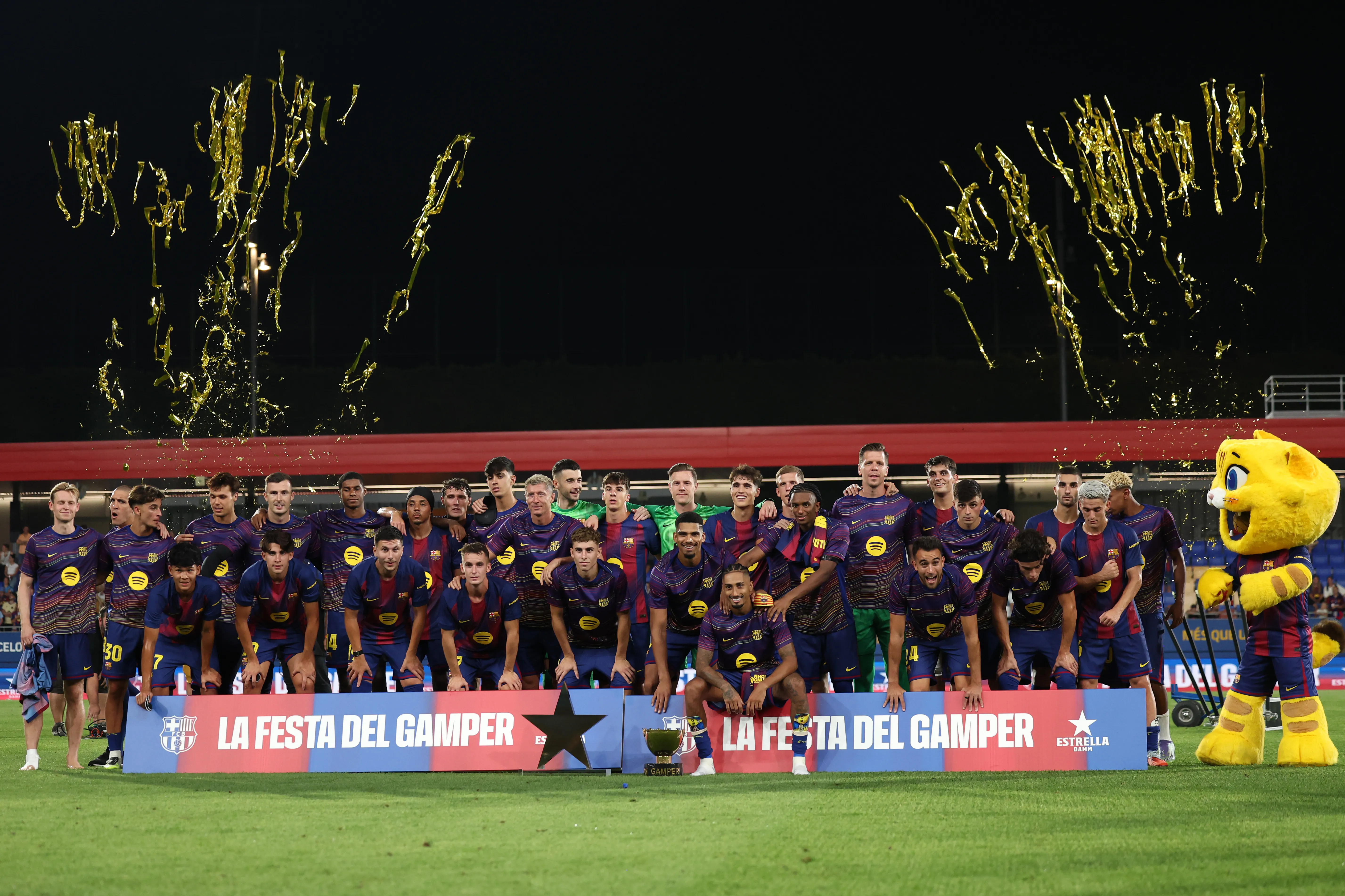 El plantel del Barcelona en el último Trofeo Joan Gamper (Getty Images)