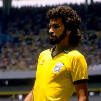 Sócrates: El genio rebelde del fútbol brasileño que eligió morir un domingo de campeonato
