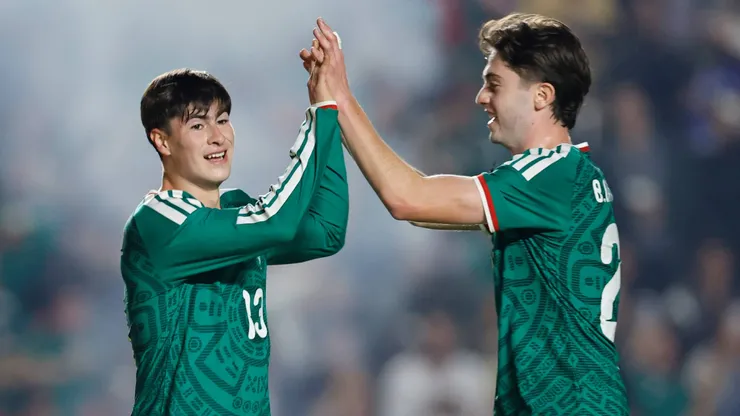 Armando González y Brian Gutiérrez, dos jugadores de Chivas en el Tri