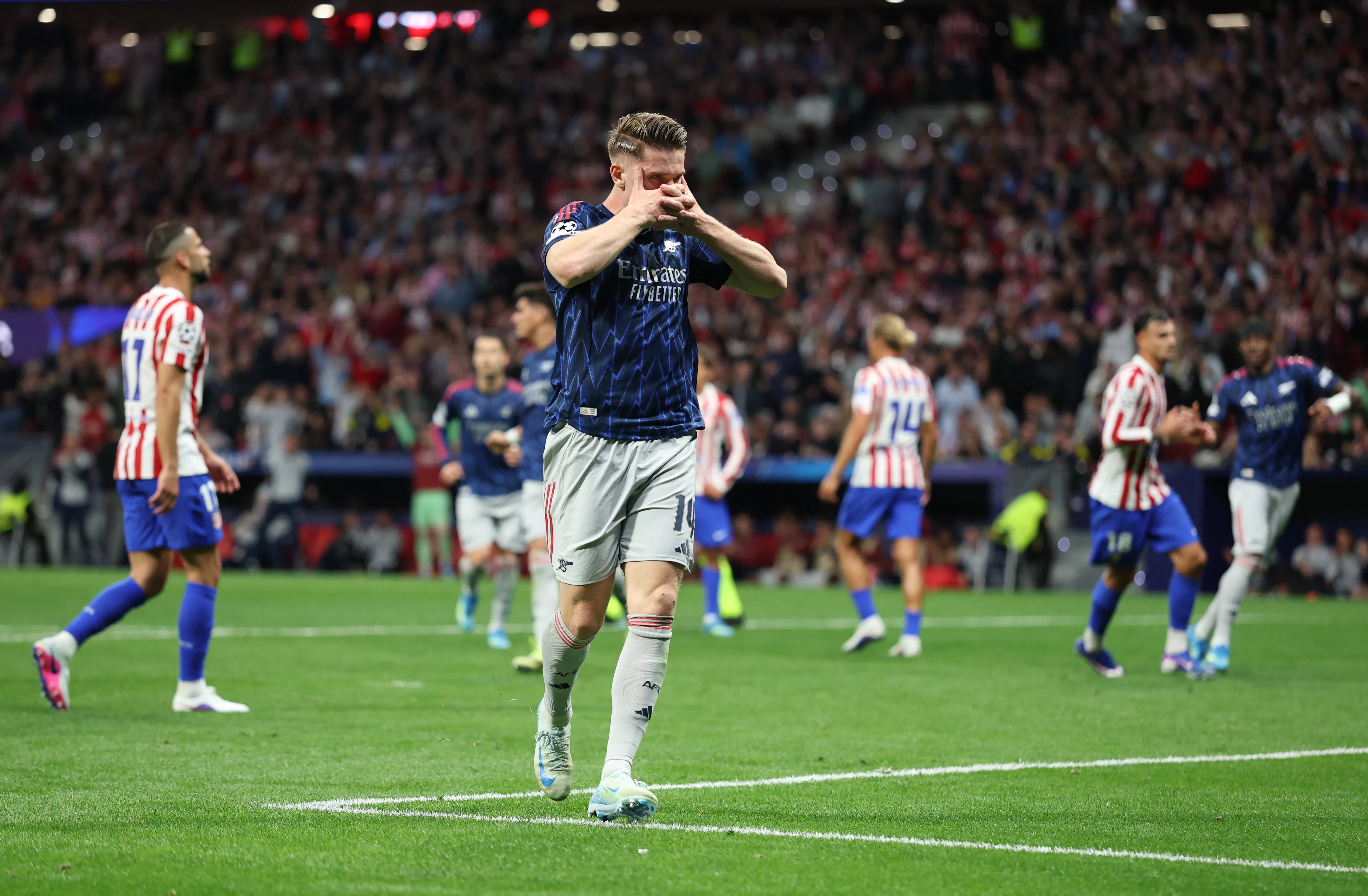 Viktor Gyoekeres celebra su gol contra Atletico de Madrid en semifinales (Getty Images)