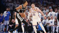 San Antonio Spurs y Oklahoma City Thunder buscan la clasificación a las Finales de la NBA.
