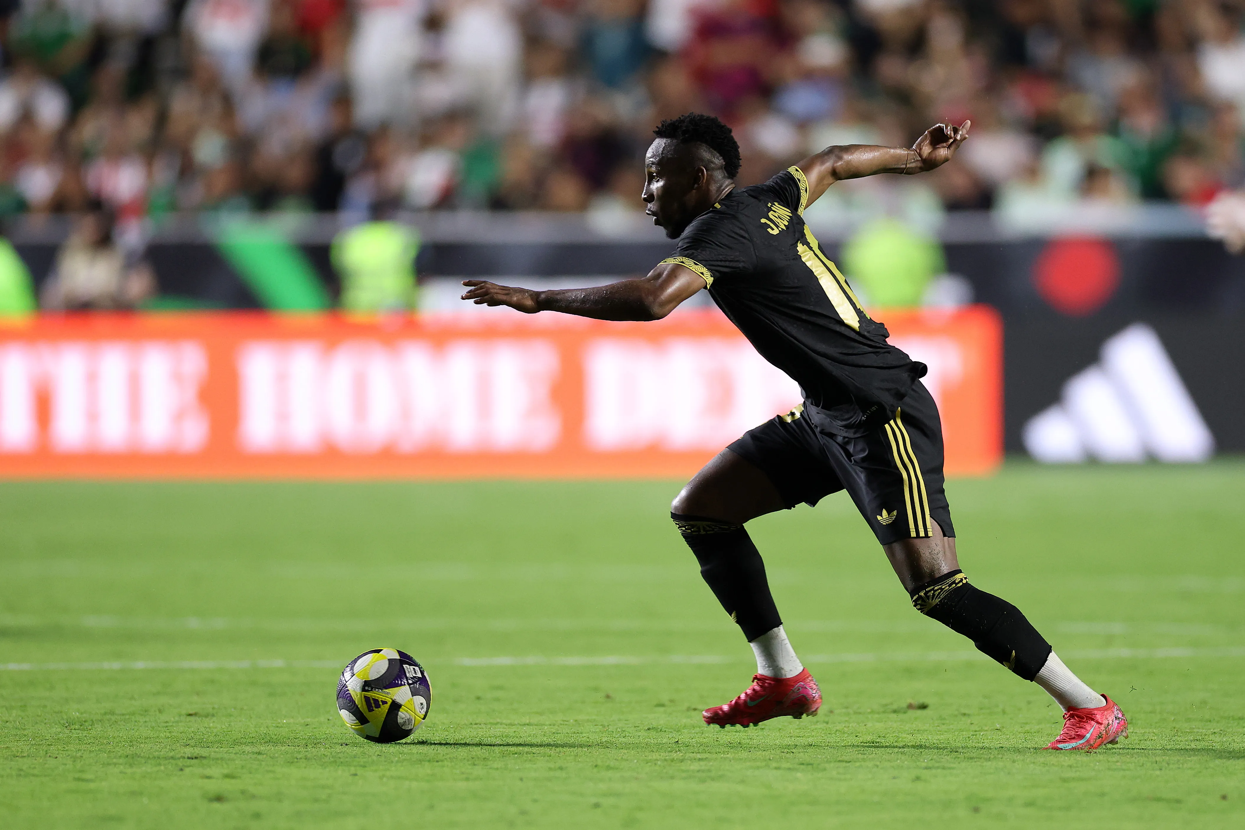 Julián Quiñones, delantero del Al-Qadisiyah (Grant Halverson/Getty Images)