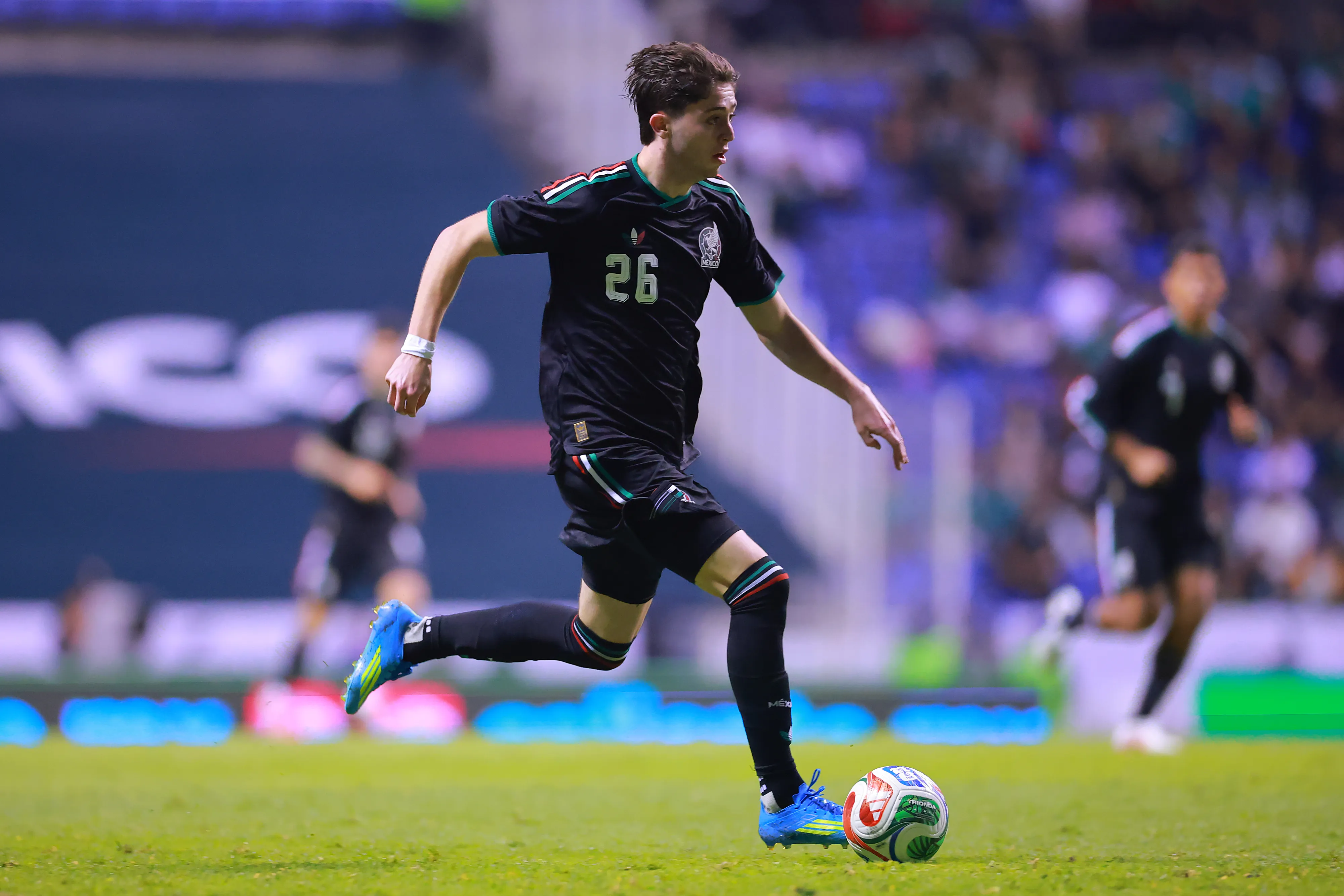 Brian Gutiérrez, mediocentro ofensivo de Chivas, (Hector Vivas/Getty Images)