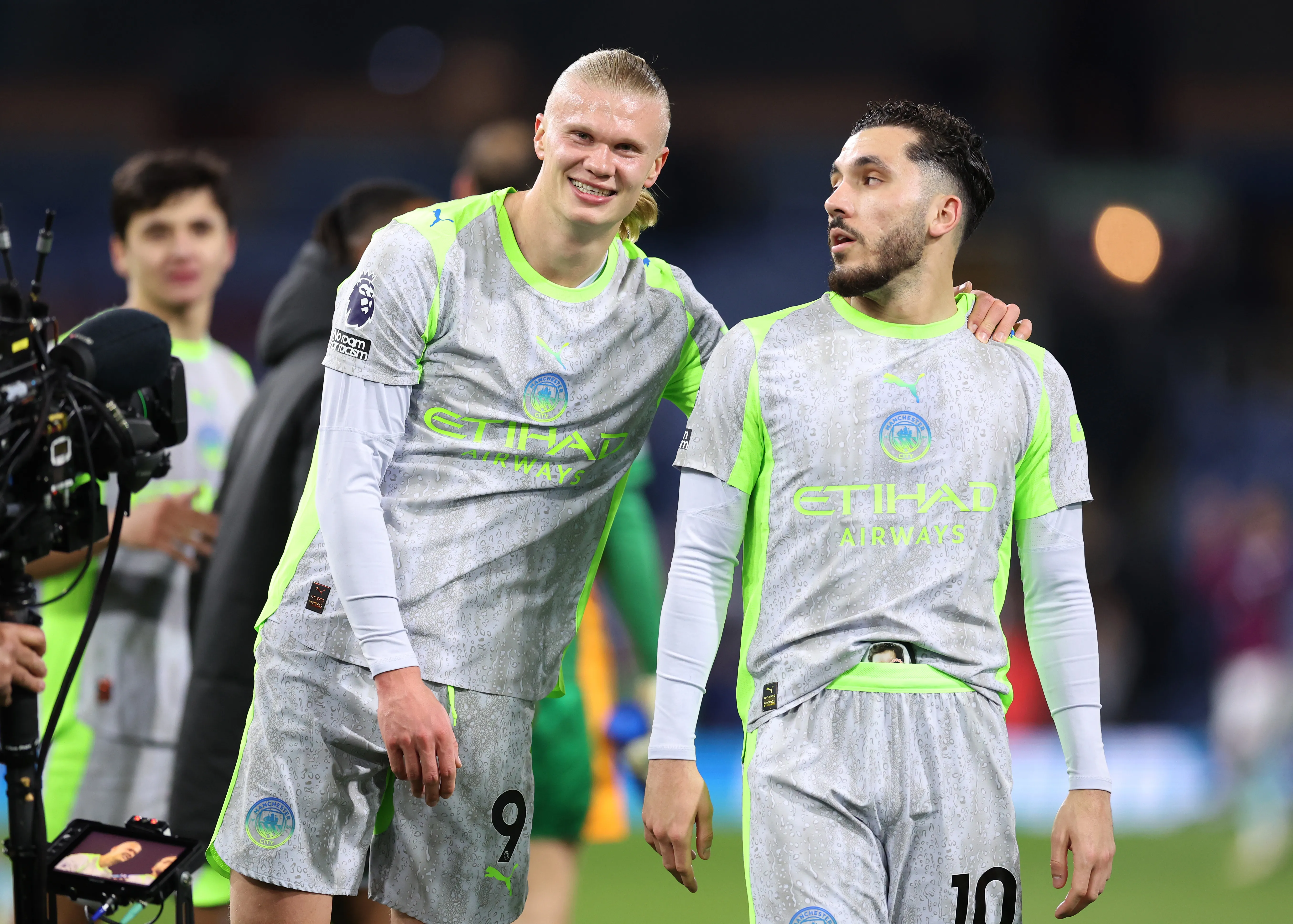 Erling Haaland y Rayan Cherki, dos representantes de Manchester City (Getty Images)