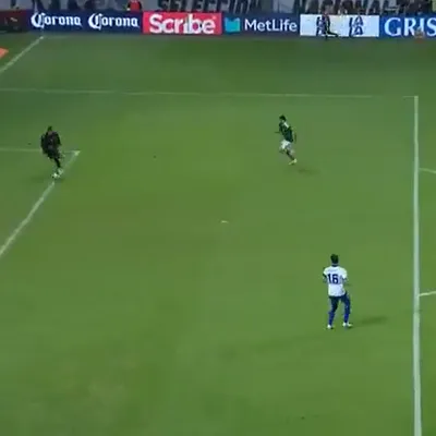 México marcó el 2-1 tras un insólito blooper del guardameta de Serbia