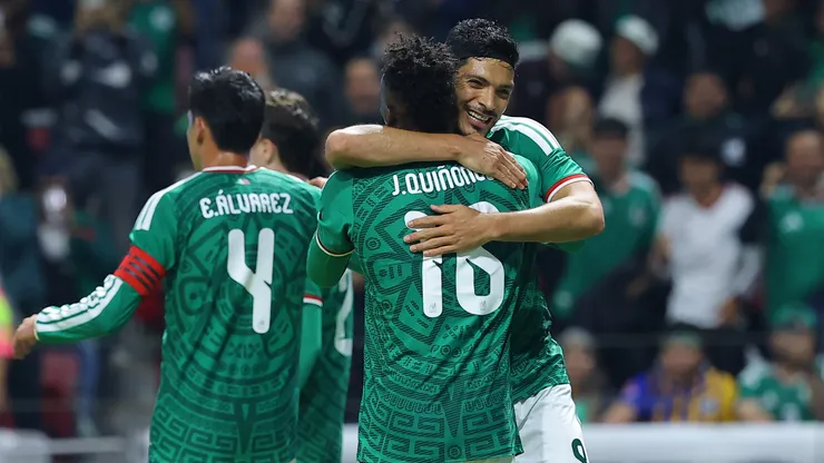 Goleada de México en el Estadio Nemesio Diez.
