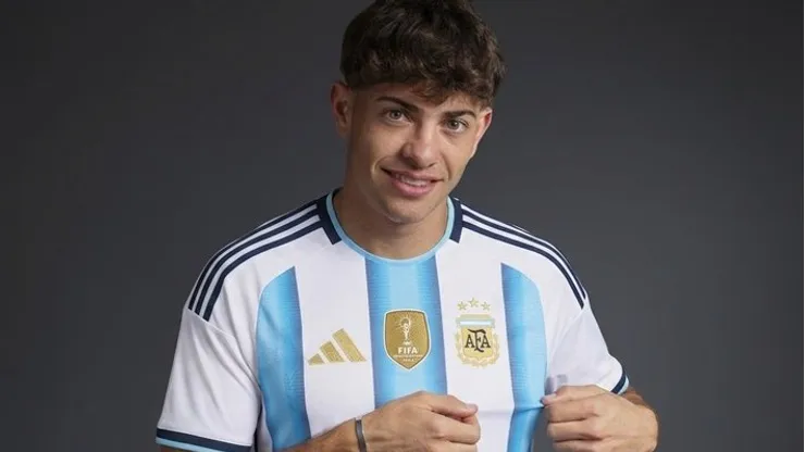 Agustín Giay, el '4' titular en Argentina vs. Honduras.