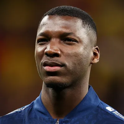 ¿Por qué no juega Moisés Caicedo en Ecuador vs. Guatemala?