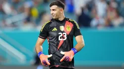 Dibu Martínez es baja en la Selección Argentina.