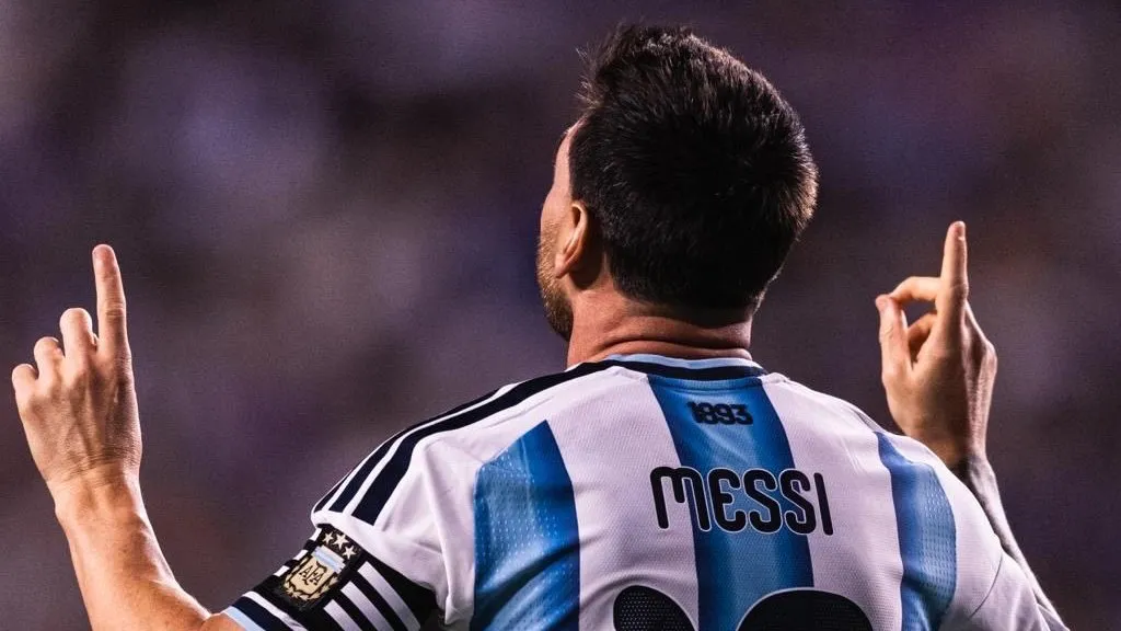 Messi selló el triunfo de Argentina de penal [Foto: AFA]