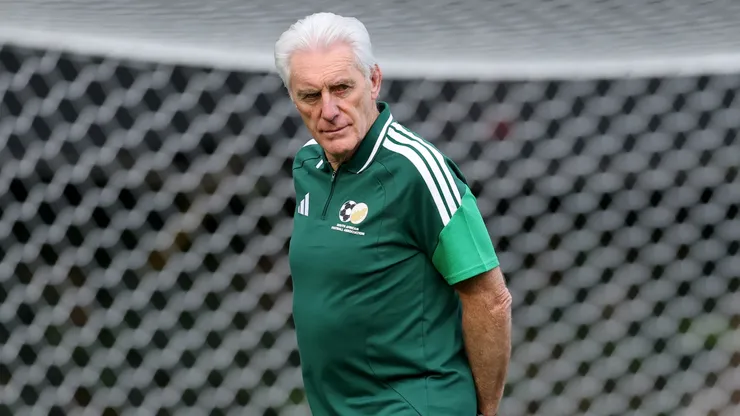 Hugo Broos, entrenador de Sudáfrica.
