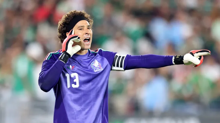 Guillermo Ochoa, afuera del equipo para el debut.