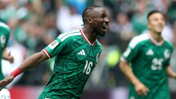 Julián Quiñones celebra su gol ante Sudáfrica