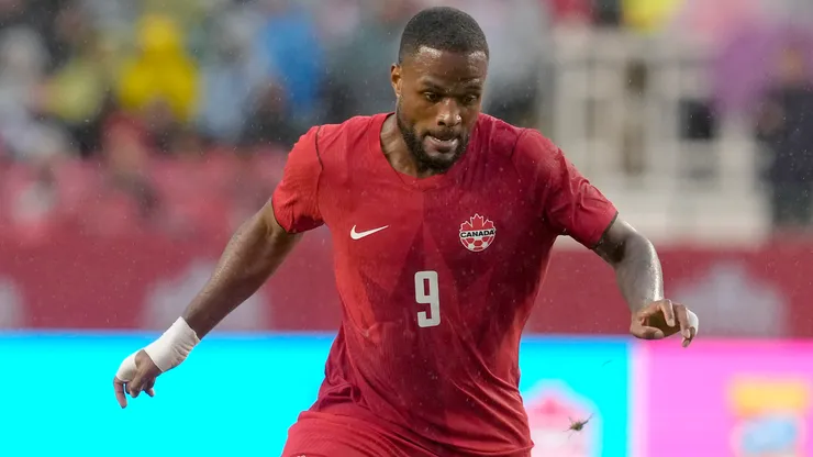 Cyle Larin, delantero de la Selección de Canadá