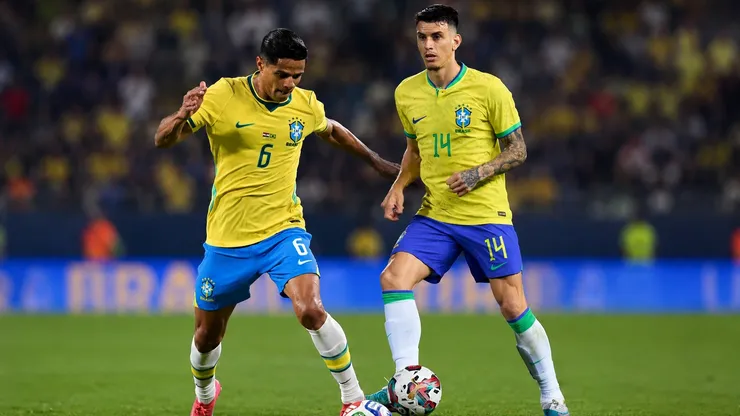Brasil renovó sus defensores por bandas.