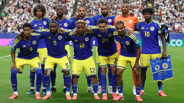 La foto oficial del equipo de Curazao antes de enfrentar a Alemania