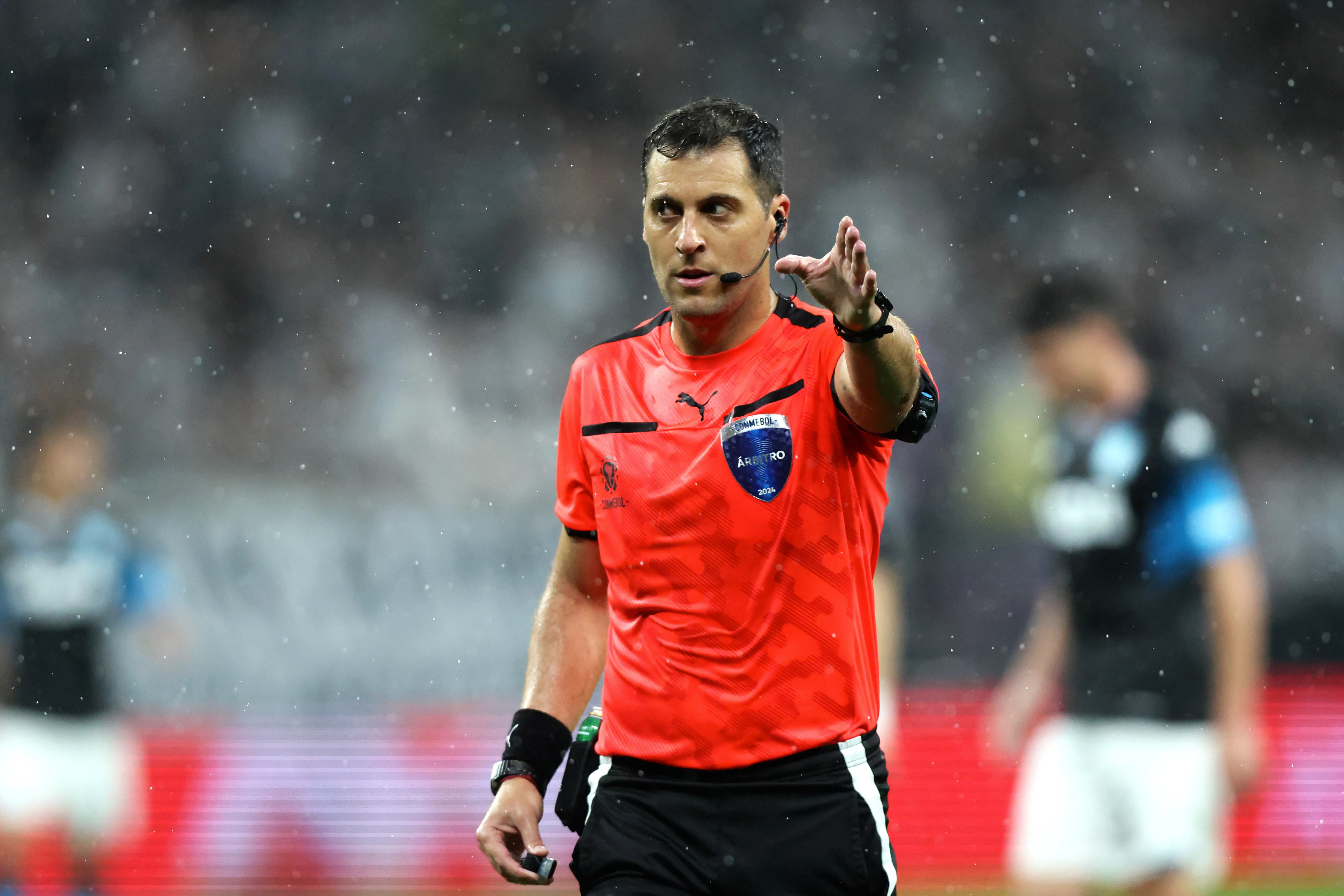 Gustavo Tejera, el árbitro uruguayo (Getty Images)