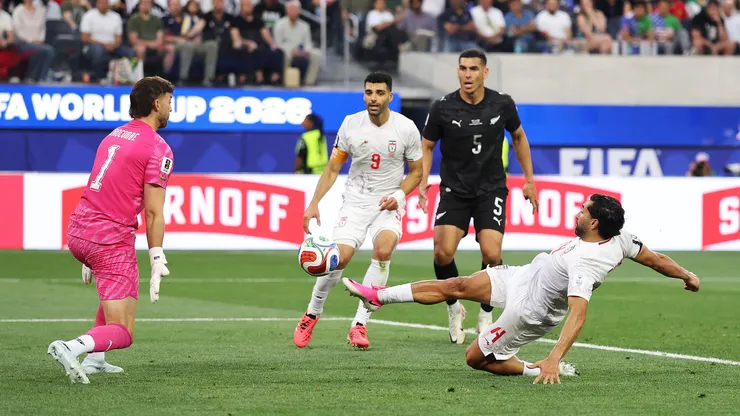 Nueva Zelanda da la sorpresa con un empate ante Irán en su debut en el Mundial