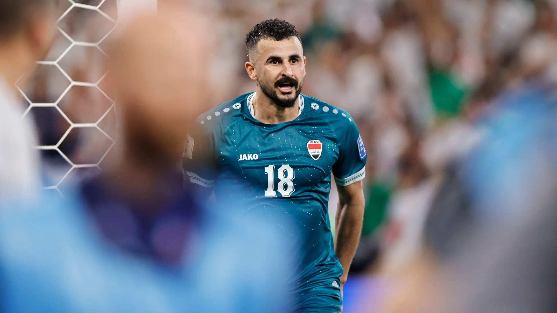 Aymen Hussein carga con los goles que puede convertir Irak en el Mundial 2026. (GETTY IMAGES)