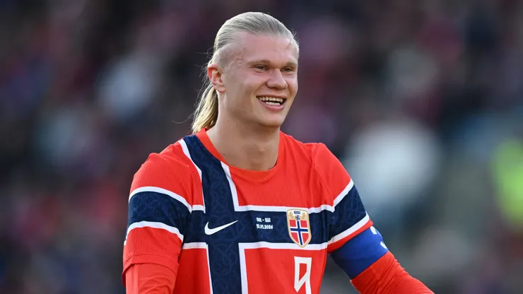 Haaland y Noruega van por el primer triunfo.