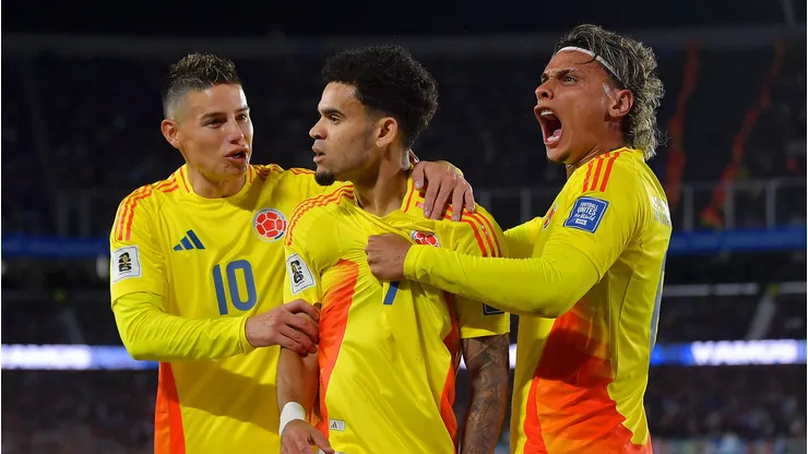 Colombia va por una alegría en el debut.