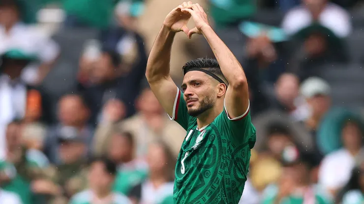 Raúl Jiménez celebra su gol contra Sudáfrica, en la primera jornada de la Copa del Mundo.